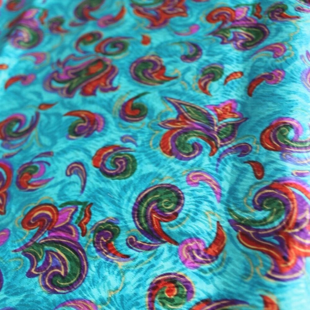 HI FASHION FABRIC Blue Floral Rayon Polyester All Over Print Swirl Sheen L/W